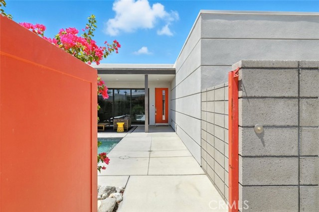 Detail Gallery Image 4 of 33 For 3345 Ambassador Dr, Palm Springs,  CA 92262 - 3 Beds | 2/1 Baths
