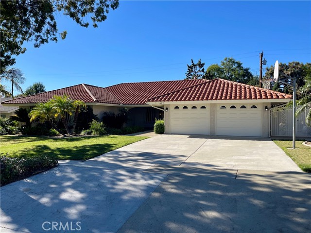 1327 N Stanford Avenue, Upland CA: https://media.crmls.org/medias/1e55daa0-b5e5-420e-89a7-0812a2a23ced.jpg