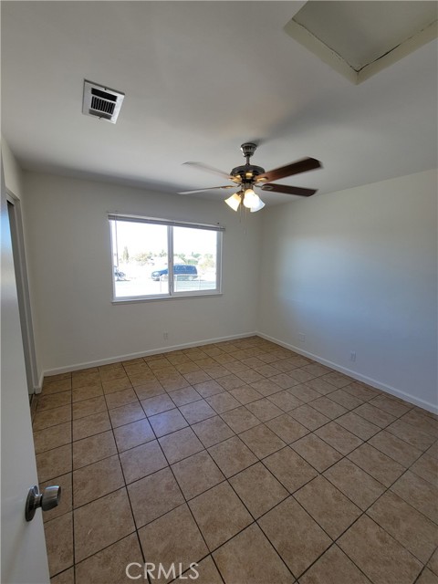 Detail Gallery Image 7 of 9 For 16001 Green Hill #1,  Victorville,  CA 92394 - 2 Beds | 1 Baths