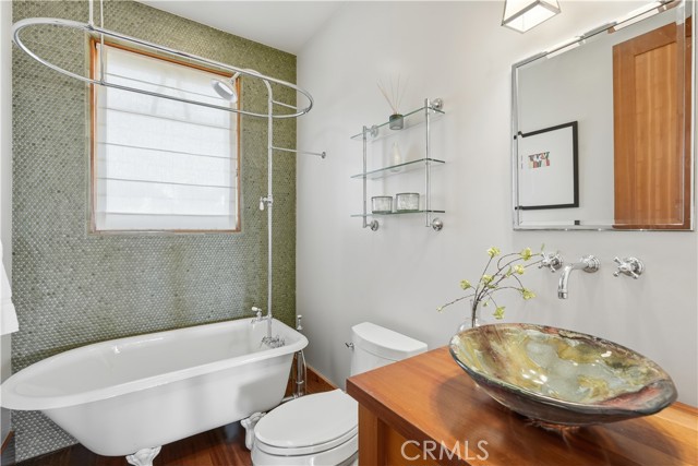 Detail Gallery Image 9 of 37 For 624 6th St, Manhattan Beach,  CA 90266 - 5 Beds | 4 Baths