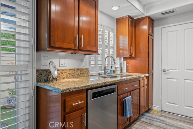 Detail Gallery Image 9 of 26 For 16869 Donwest, Tustin,  CA 92780 - 2 Beds | 1/1 Baths