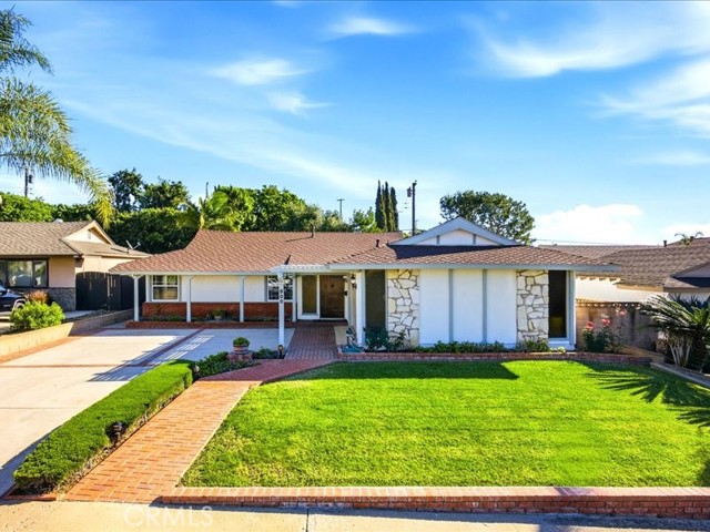 Detail Gallery Image 2 of 51 For 900 De Jur, Brea,  CA 92821 - 3 Beds | 2 Baths