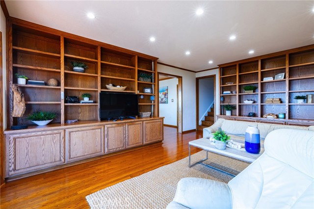 1323 Silvius Avenue, San Pedro CA: https://media.crmls.org/medias/1e586e31-c30f-4b0f-b7d0-2e24d256eea1.jpg