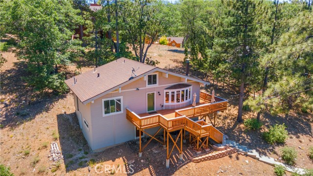 Detail Gallery Image 3 of 30 For 39576 Oak Glen Rd, Fawnskin,  CA 92333 - 2 Beds | 3/1 Baths