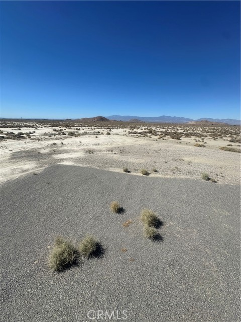 21601 St George Avenue, Adelanto CA: https://media.crmls.org/medias/1e58be14-42da-4d4d-bfdb-514107b8488c.jpg