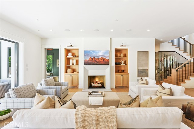 2001 Port Ramsgate Place, Newport Beach CA: https://media.crmls.org/medias/1e58f431-9a0c-496f-a931-ebb605d2bcc7.jpg