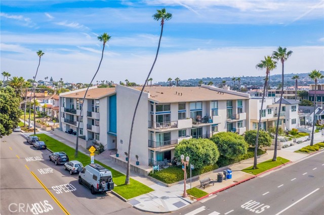 1400 Catalina Avenue, Redondo Beach, California 90277, 2 Bedrooms Bedrooms, ,2 BathroomsBathrooms,Residential,Sold,Catalina,SB23178934