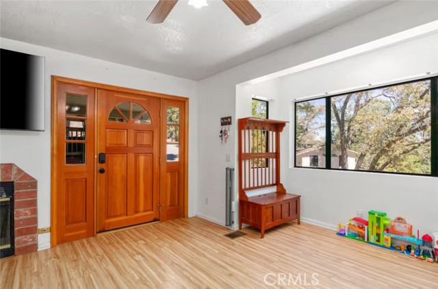 Detail Gallery Image 11 of 43 For 26249 Alpine, Twin Peaks,  CA 92391 - 4 Beds | 3 Baths