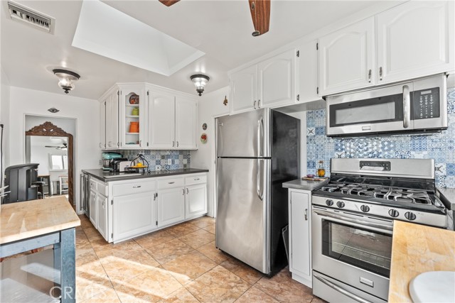 Detail Gallery Image 13 of 40 For 5516 Willowcrest, North Hollywood,  CA 91601 - 3 Beds | 2 Baths