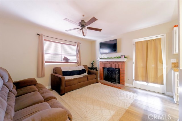 13584 Sutter Court, Fontana CA: https://media.crmls.org/medias/1e5aa805-b879-4318-8eb0-5ef0a1df8baf.jpg