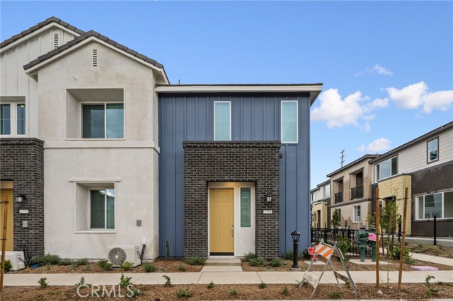 Detail Gallery Image 5 of 30 For 2753 E Amberley Privado, Ontario,  CA 91762 - 3 Beds | 2/1 Baths