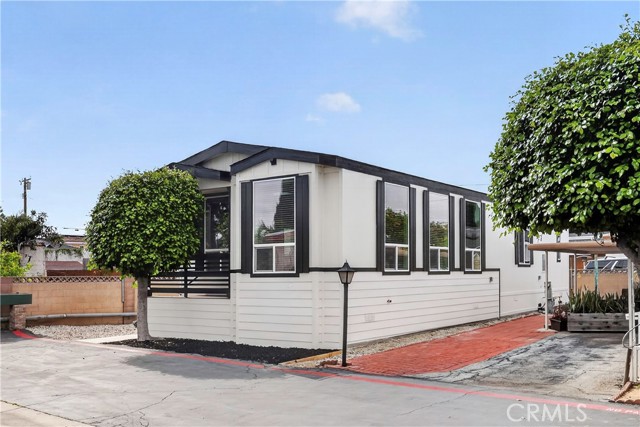 Front Image Thumbnail for CROC26002017