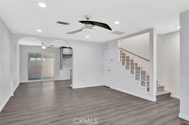 Detail Gallery Image 6 of 38 For 17053 Roscoe Bld #3,  Northridge,  CA 91325 - 2 Beds | 2 Baths