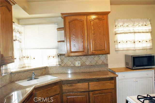 Detail Gallery Image 12 of 36 For 3724 W 105th St, Inglewood,  CA 90303 - 2 Beds | 2 Baths