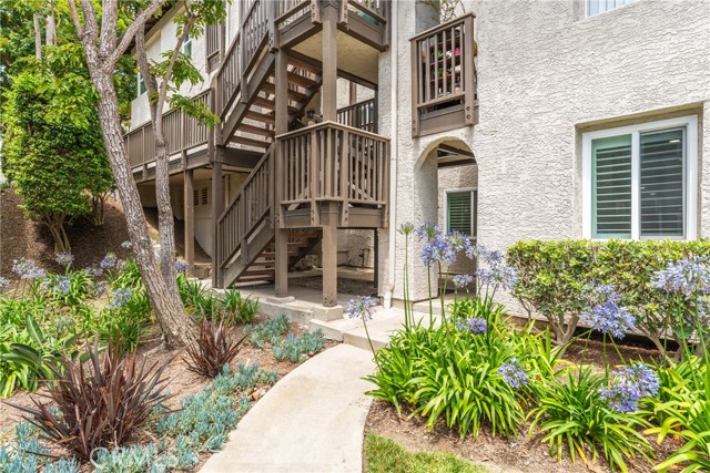 72 Corniche Drive, Dana Point CA: https://media.crmls.org/medias/1e5d1516-b580-4080-b810-ae2e2ea26d7d.jpg