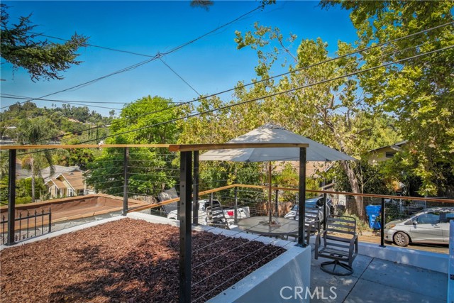 Detail Gallery Image 8 of 41 For 6150 Strickland Ave, Highland Park,  CA 90042 - 3 Beds | 2 Baths
