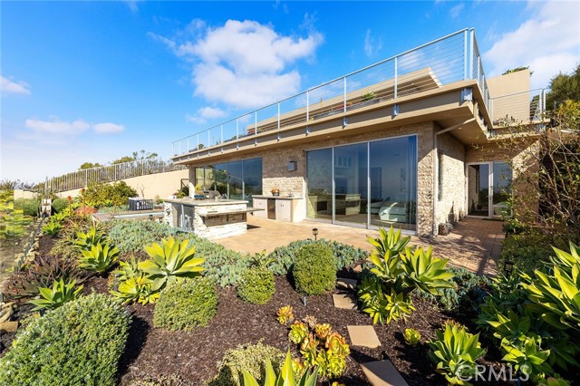3355 Alta Laguna Boulevard, Laguna Beach CA: https://media.crmls.org/medias/1e5dce0f-7249-436c-aa8f-c84f0c989b41.jpg