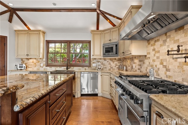 Detail Gallery Image 8 of 50 For 4117 Vanetta Pl, Studio City,  CA 91604 - 4 Beds | 4 Baths