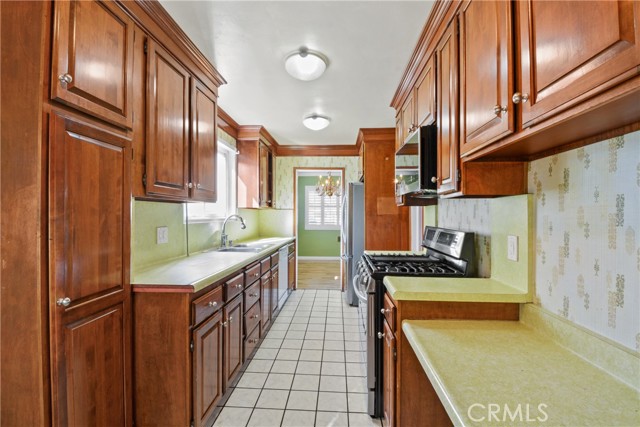 Detail Gallery Image 11 of 36 For 2202 W 153rd St, Compton,  CA 90220 - 4 Beds | 2/1 Baths