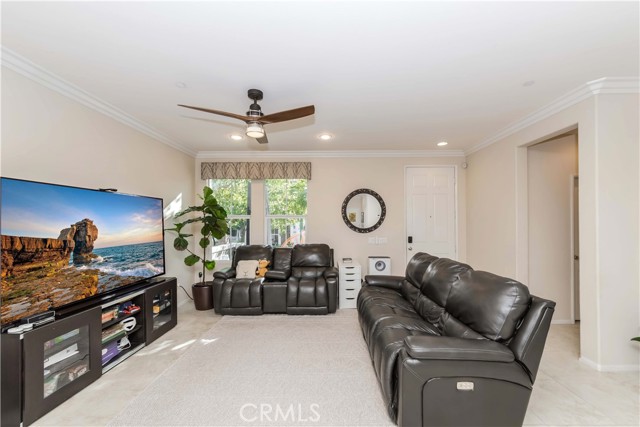 Detail Gallery Image 7 of 36 For 15723 Parkhouse Dr #75,  Fontana,  CA 92336 - 4 Beds | 3/1 Baths