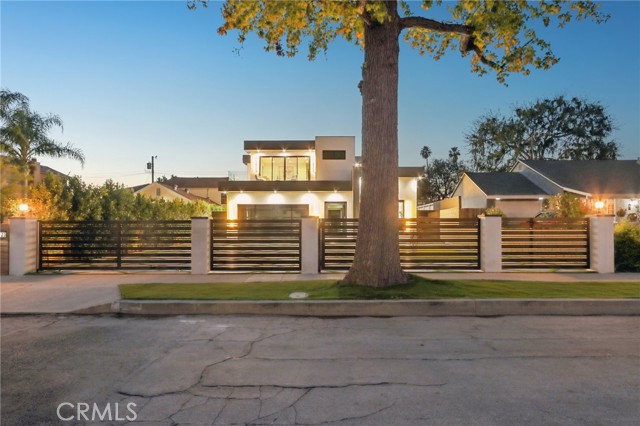 Detail Gallery Image 42 of 61 For 2227 N Lamer St, Burbank,  CA 91504 - 4 Beds | 4/1 Baths