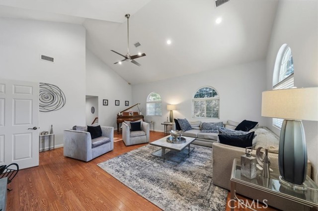 Detail Gallery Image 19 of 44 For 27312 Little Bear, Lake Arrowhead,  CA 92317 - 4 Beds | 4/1 Baths