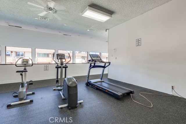 Detail Gallery Image 12 of 39 For 5585 E Pacific Coast #115,  Long Beach,  CA 90804 - 2 Beds | 1 Baths