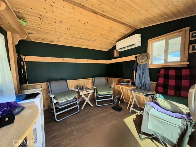 Detail Gallery Image 2 of 14 For 1295 S Cawston Ave, Hemet,  CA 92545 - – Beds | – Baths