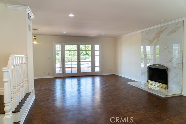 Detail Gallery Image 4 of 39 For 24060 Hatteras St, Woodland Hills,  CA 91367 - 5 Beds | 5 Baths