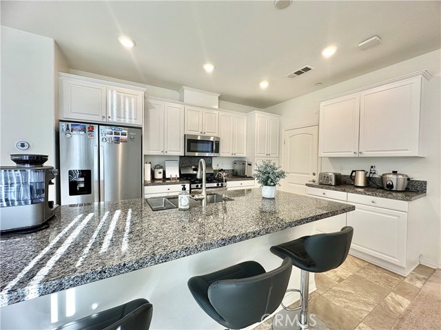 14391 Figueroa Lane, Chino CA: https://media.crmls.org/medias/1e61f4f6-55ab-44a0-a353-464b92a4dab2.jpg