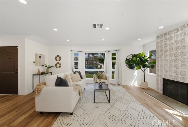 Detail Gallery Image 8 of 41 For 8909 S 5th Ave, Inglewood,  CA 90305 - 3 Beds | 2 Baths