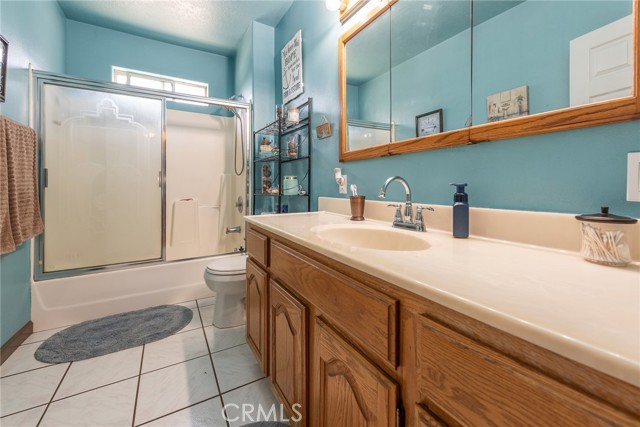 19585 Jurupa Avenue, Bloomington CA: https://media.crmls.org/medias/1e655781-4a40-4825-ae67-5997acdea38f.jpg