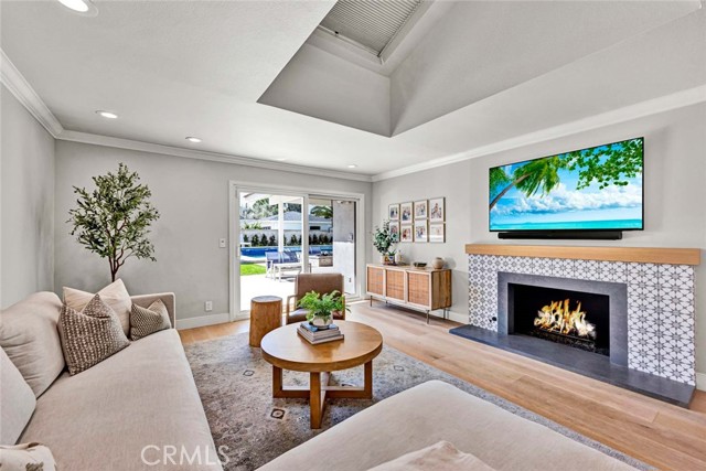 Detail Gallery Image 9 of 35 For 1016 Castlegate Ln, North Tustin,  CA 92705 - 5 Beds | 3/1 Baths