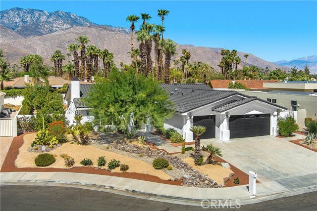 1525 Sonora Court, Palm Springs CA: https://media.crmls.org/medias/1e65c366-a803-4bf7-b8e1-dfbdf37af2ad.jpg