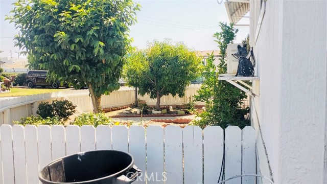 Detail Gallery Image 3 of 25 For 135 N Pepper Ave #42,  Rialto,  CA 92376 - 2 Beds | 2 Baths