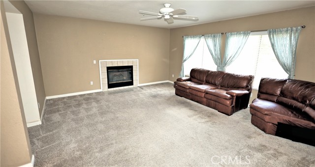 5825 Opal Court, Fontana CA: https://media.crmls.org/medias/1e664783-ea19-4798-adea-acef6a95387d.jpg