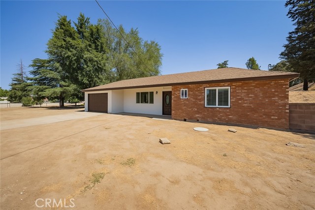 8627 Elizabeth Lake Road, Leona Valley CA: https://media.crmls.org/medias/1e666c7a-2f24-47fa-b4d4-9d3a034e57c8.jpg