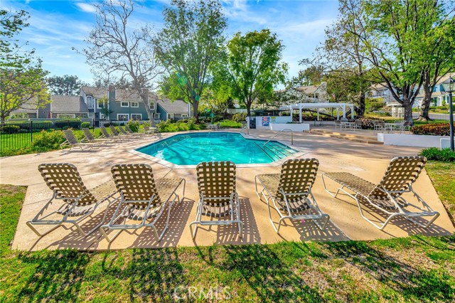 Detail Gallery Image 29 of 31 For 549 Stoney Peak Ct, Simi Valley,  CA 93065 - 3 Beds | 2/1 Baths