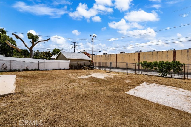 368 West Street, Upland CA: https://media.crmls.org/medias/1e67538d-e37f-48ea-b68f-42e6a37aa47c.jpg