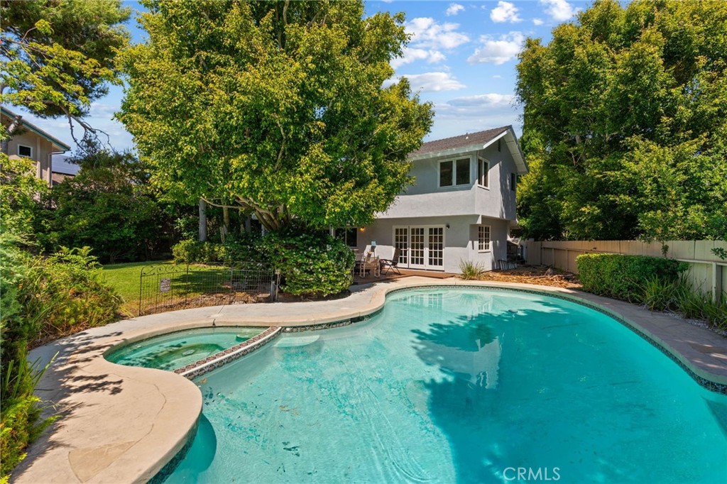 MLS #OC25155618 img 8