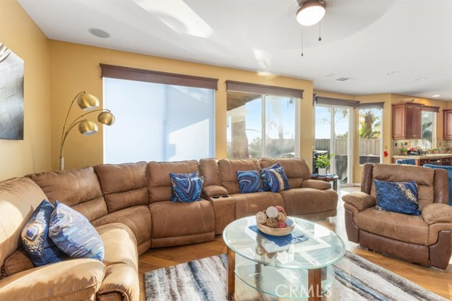 Detail Gallery Image 14 of 38 For 23 via Palmieki Ct, Lake Elsinore,  CA 92532 - 5 Beds | 4/1 Baths