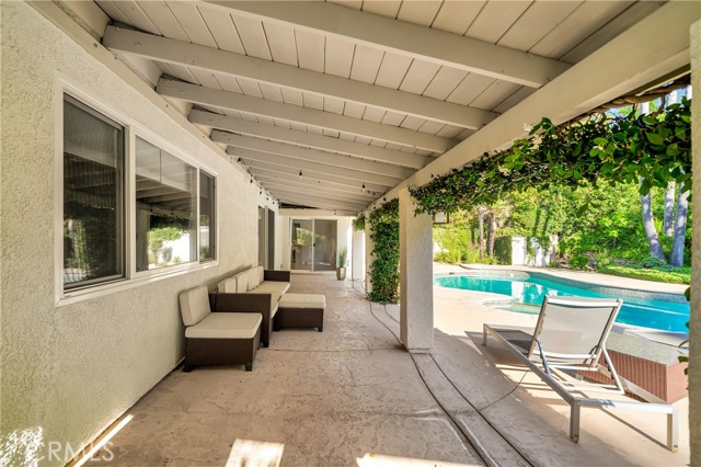 3811 Algonaut Drive, Calabasas CA: https://media.crmls.org/medias/1e69a507-f505-49bf-af23-d6804def6bdc.jpg