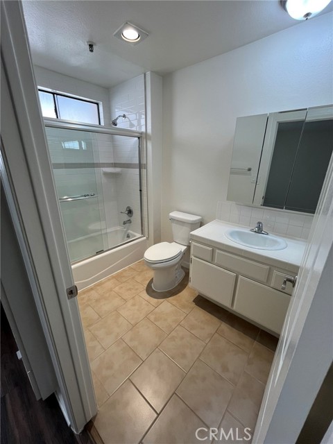 5418 Hermitage Avenue, North Hollywood CA: https://media.crmls.org/medias/1e69da83-882e-42b8-9312-ea12c8f6b75b.jpg