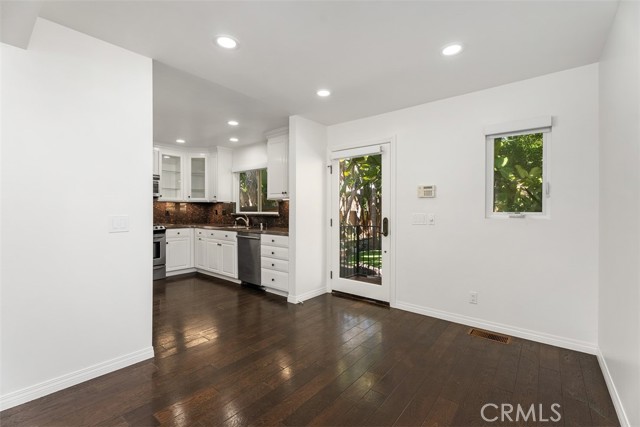 31719 Coast Highway, Laguna Beach CA: https://media.crmls.org/medias/1e69dbf1-91b5-44e4-946e-577c712671e3.jpg
