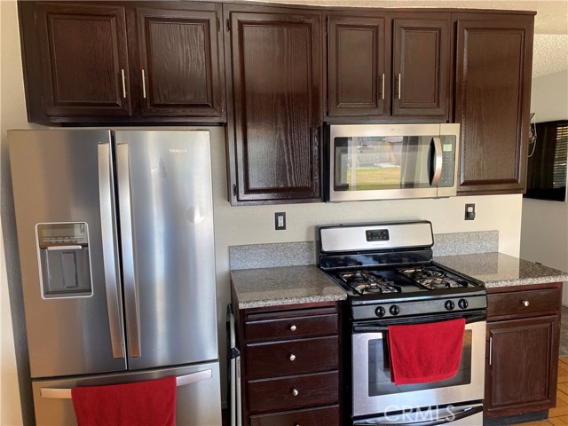 Detail Gallery Image 18 of 58 For 10691 Hill Grass Dr, Moreno Valley,  CA 92557 - 3 Beds | 2/1 Baths