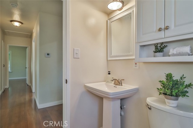 Detail Gallery Image 24 of 41 For 3411 W Chandler Bld, Burbank,  CA 91505 - 3 Beds | 1/1 Baths