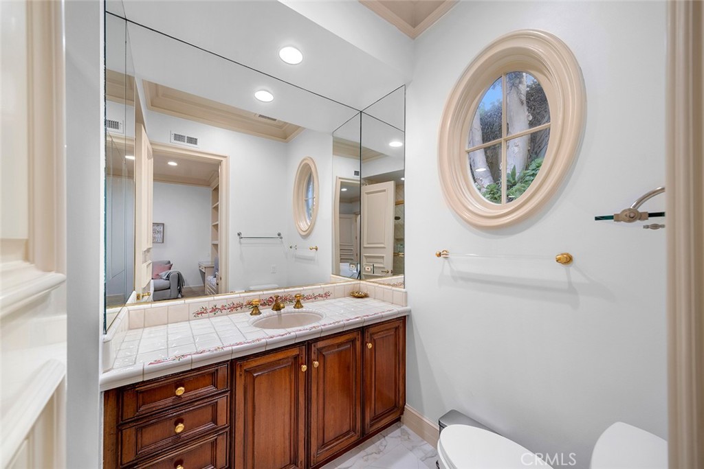 1e6bfd78 D63a 40f5 A7ba 4764ce13e87f