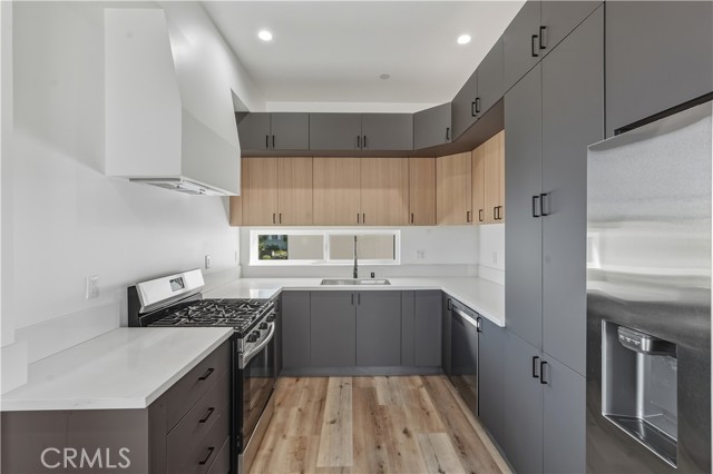 Detail Gallery Image 10 of 26 For 121 S Coronado St, Los Angeles,  CA 90057 - 3 Beds | 2 Baths