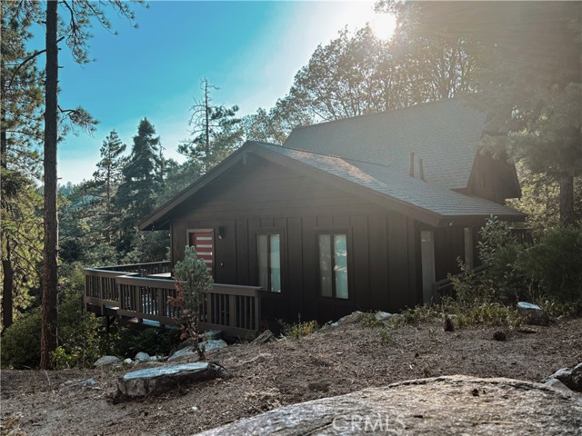 26335 Augusta Drive, Lake Arrowhead CA: https://media.crmls.org/medias/1e6d21f7-4ab9-473b-a04e-2e11e426ec46.jpg