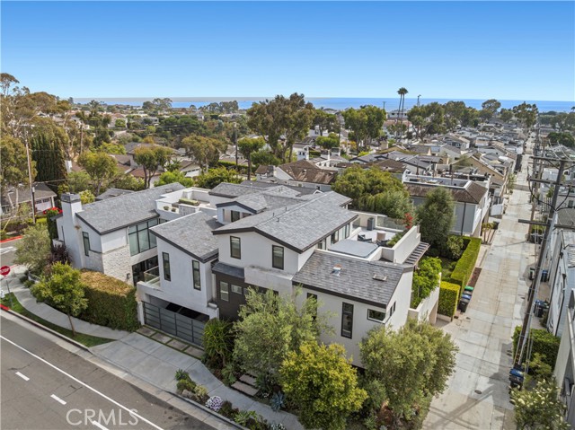 3731 5th Avenue, Corona del Mar CA: https://media.crmls.org/medias/1e6d3cc8-98f0-4e5d-bea2-d5f4cfed25de.jpg